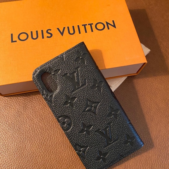 Louis Vuitton Accessories - Louis Vuitton authentic IPhone folio IPhone X